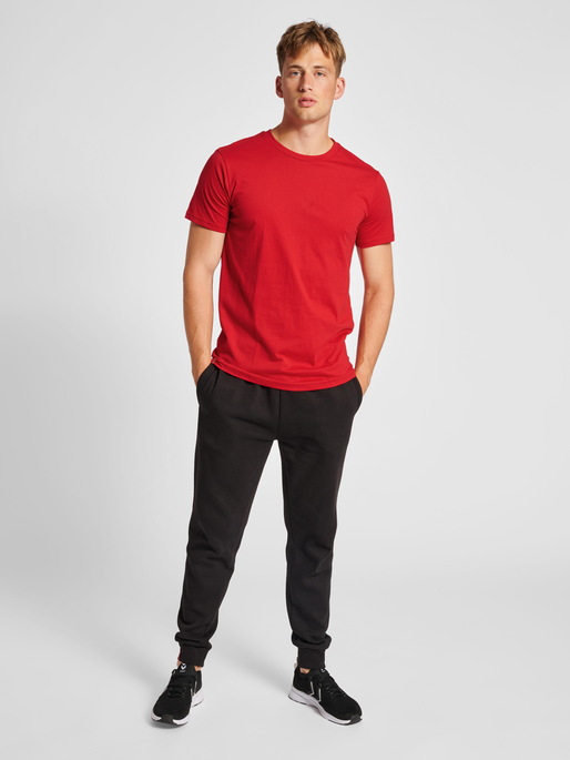 hummel Red Basic SS T-Shirt (men's)