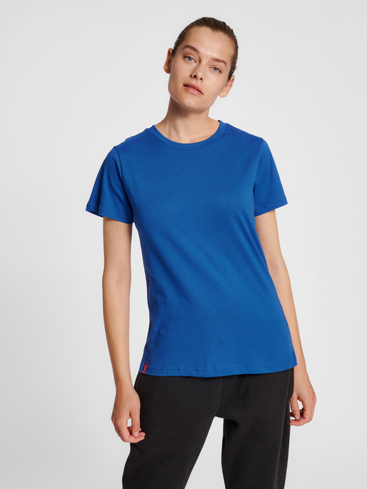 hummel Red Basic SS T-Shirt (women's)