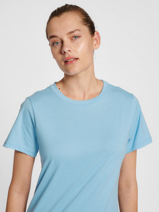 hummel Red Basic SS T-Shirt (women's)